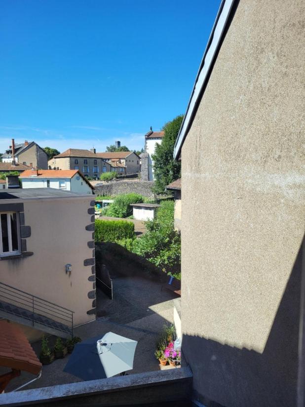 Logis Hotel Restaurant De La Poste Pontgibaud Bagian luar foto