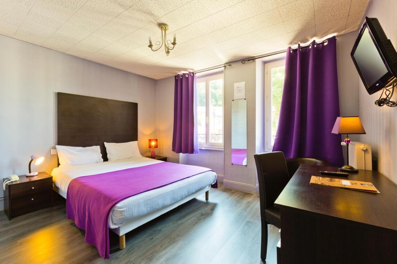 Logis Hotel Restaurant De La Poste Pontgibaud Bagian luar foto